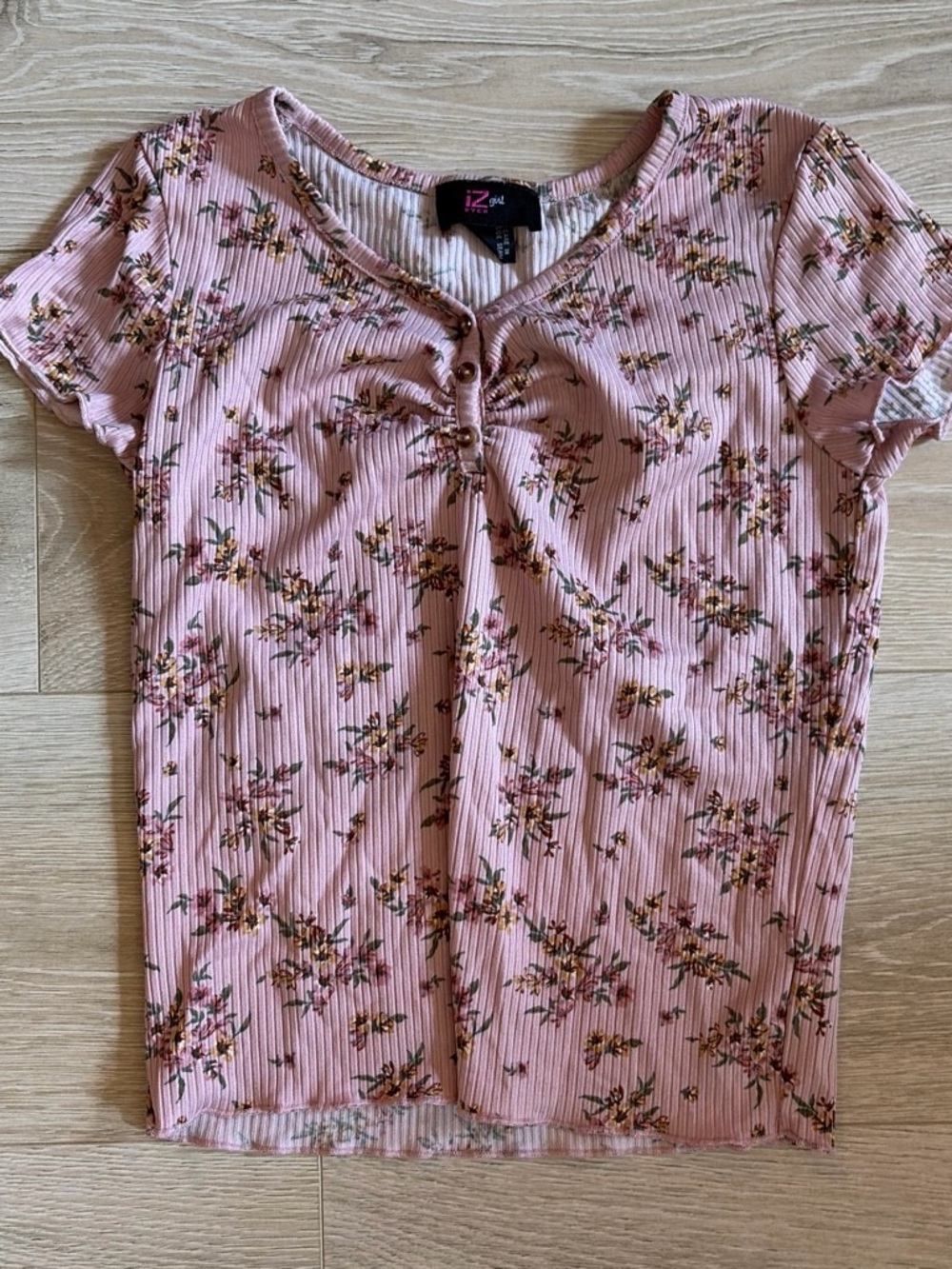 Iz Byer Pink Floral Ribbed Button-Front Tee